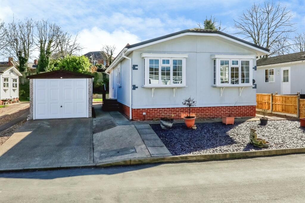 Main image of property: Newcastle Avenue, Worksop