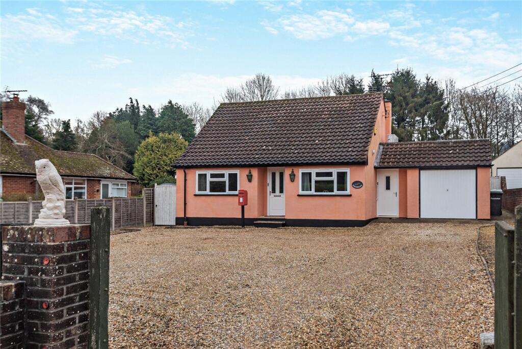 4-bed bungalow on Long Lane, Hermitage, Thatcham, Berkshire, RG18, £675,000