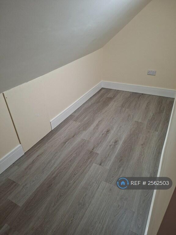 House in Rochester - View 4