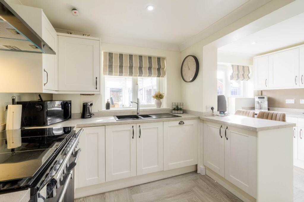 Whaddon Way, Bletchley photo 4