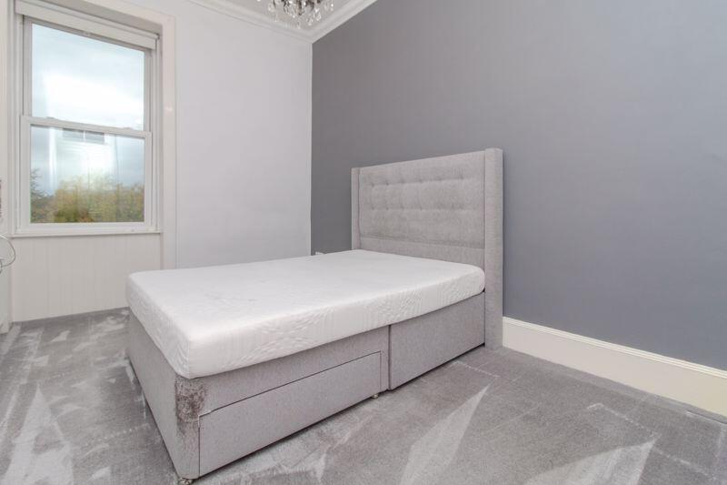 Apartment in Dumbarton, Townend - More
