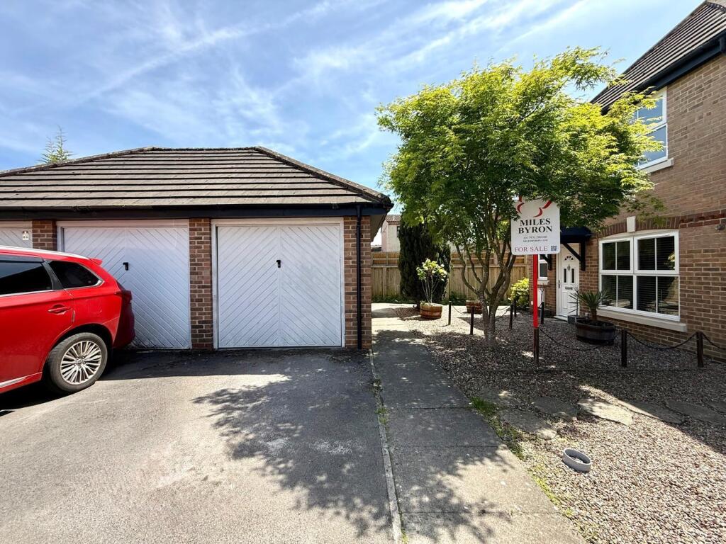 Pasture Close, Rodbourne, Swindon – další
