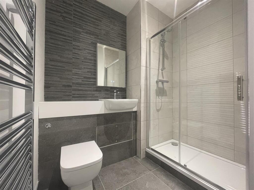 Apartment in Reading - View 4