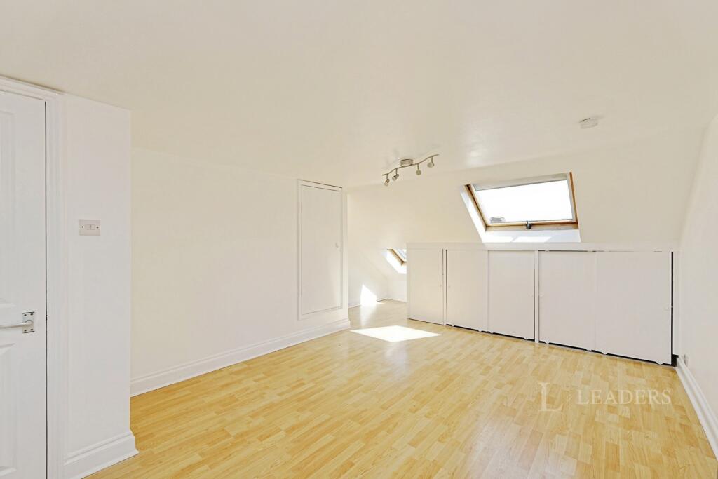 Apartment in Bromley - View 5