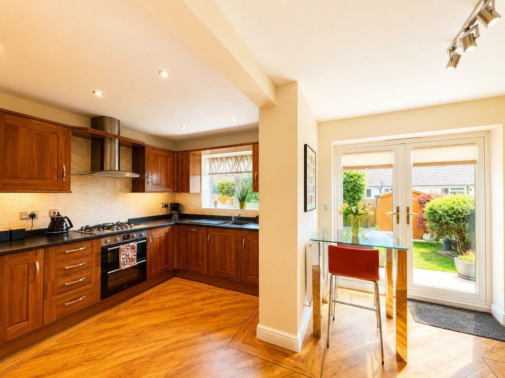 House in Lichfield, Burntwood - More