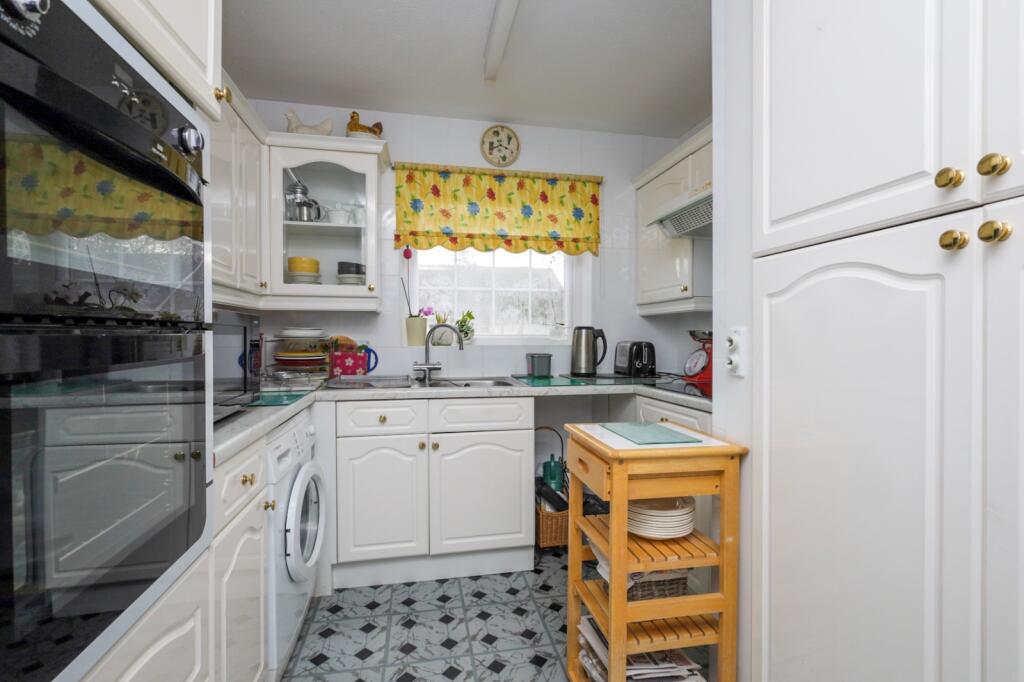 House in Wealden, Hailsham - View 3