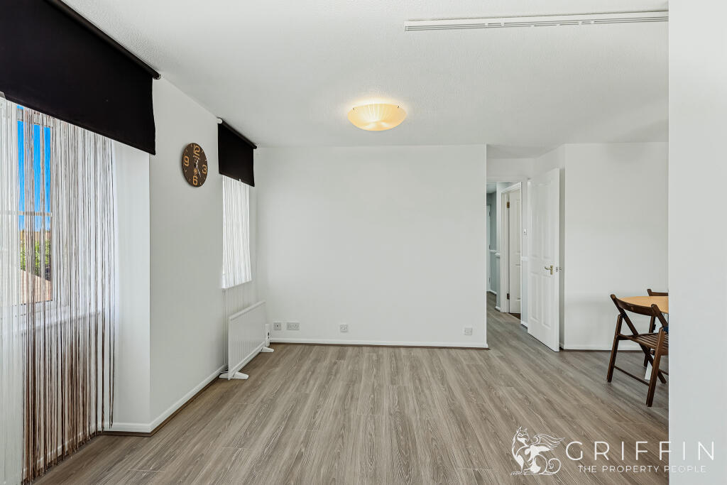 Apartment in Thurrock, Essex - View 4