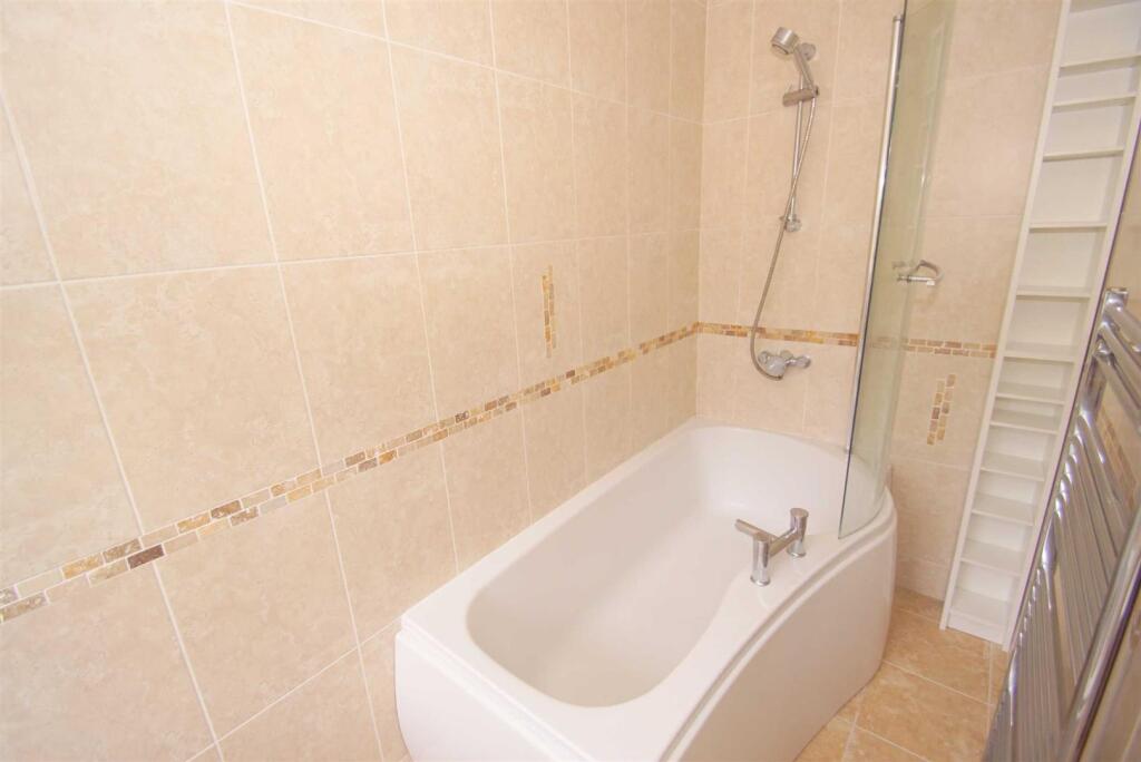 Apartment in Leeds, West Yorkshire - More