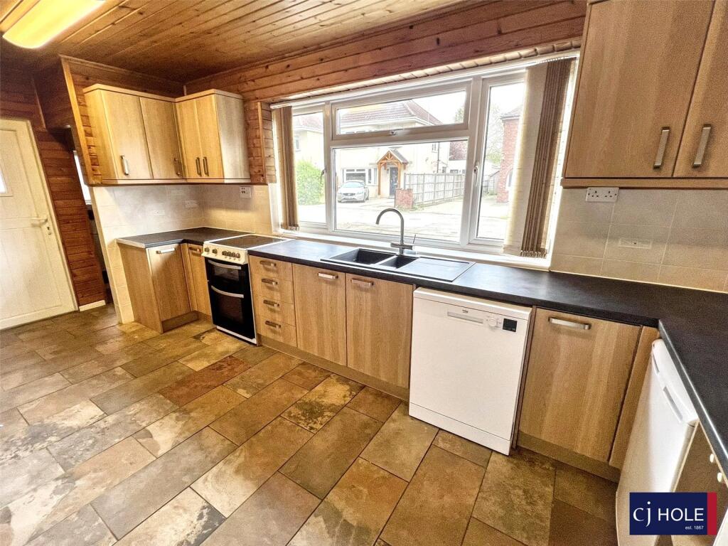 House in Tewkesbury, Hucclecote - View 4