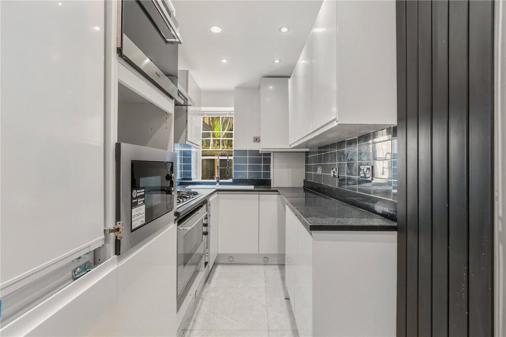 Apartment in London, Lot's Village, Chelsea - View 3