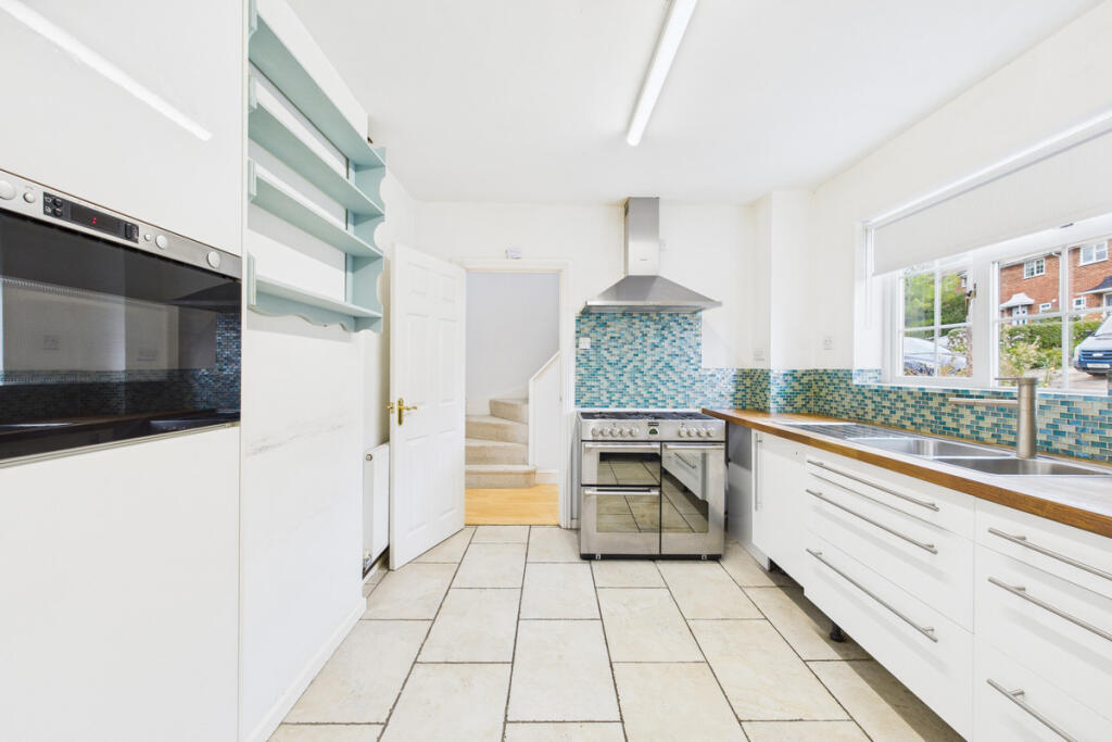 House in Dacorum, Counters End - View 5