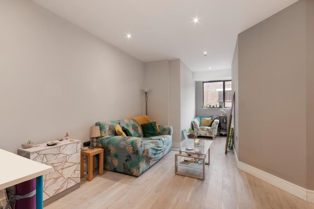 Main image of property: Parkway, Chelmsford, Essex, CM2