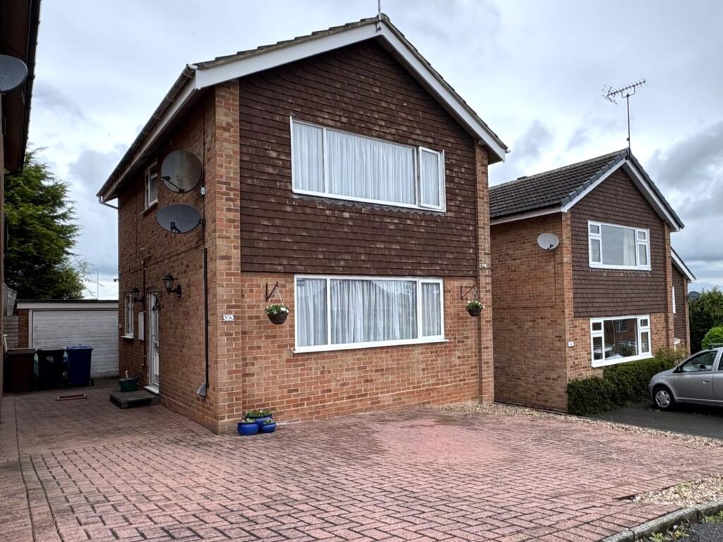 Main image of property: Field Rise, Outwoods, Burton-on-Trent, DE13