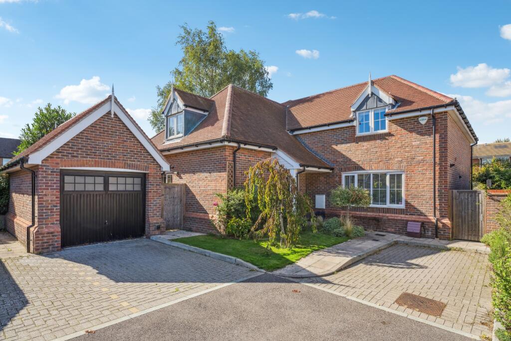 Main image of property: Pheasant Close, Amersham