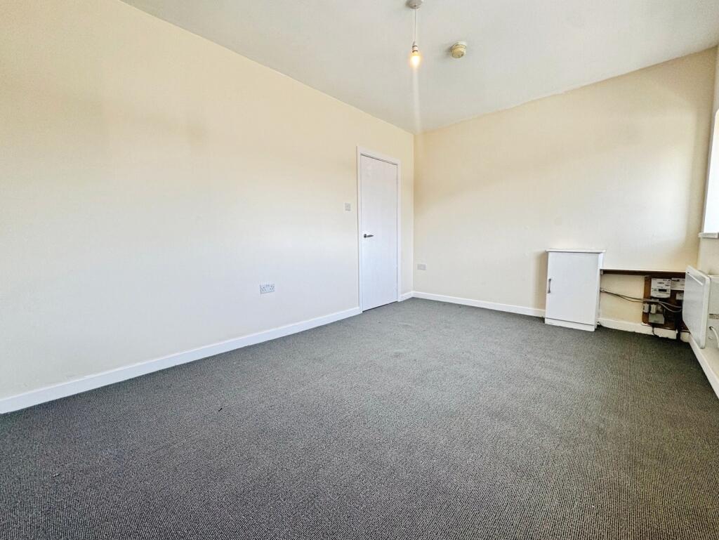 Apartment in Bolton, Farnworth - View 5