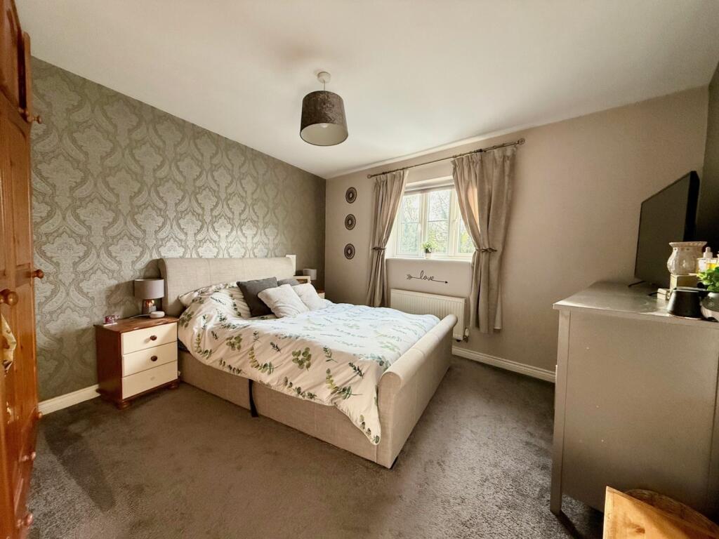 Stocks Lane, Carterton, Oxfordshire, OX18 photo 5