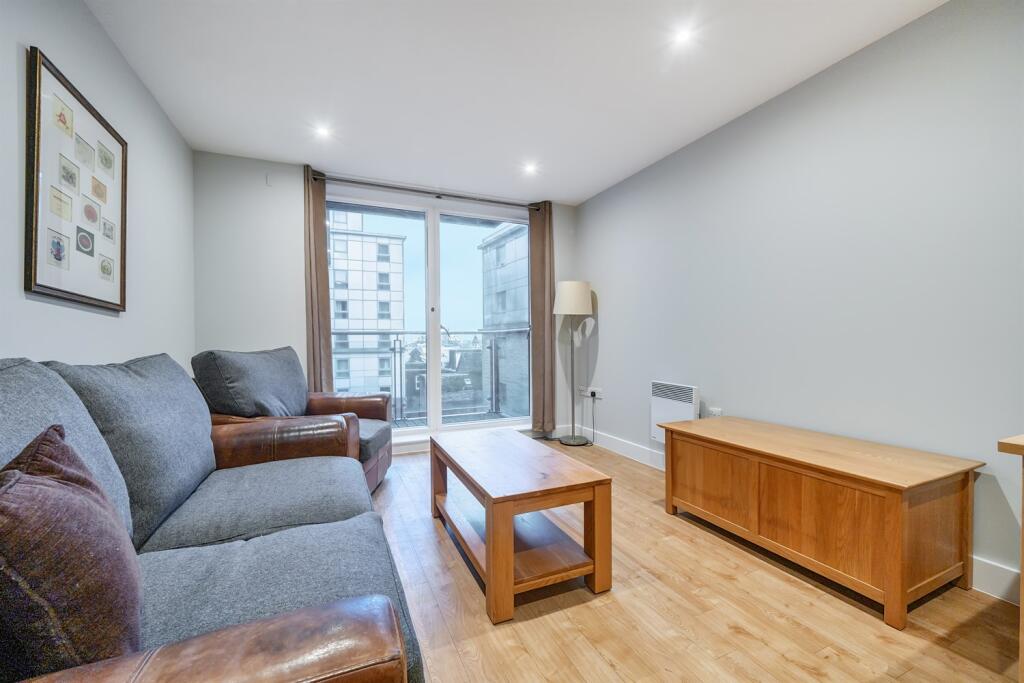 Apartment in Reading - View 2