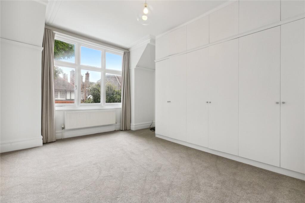 4 bedroom semi-detached house for rent