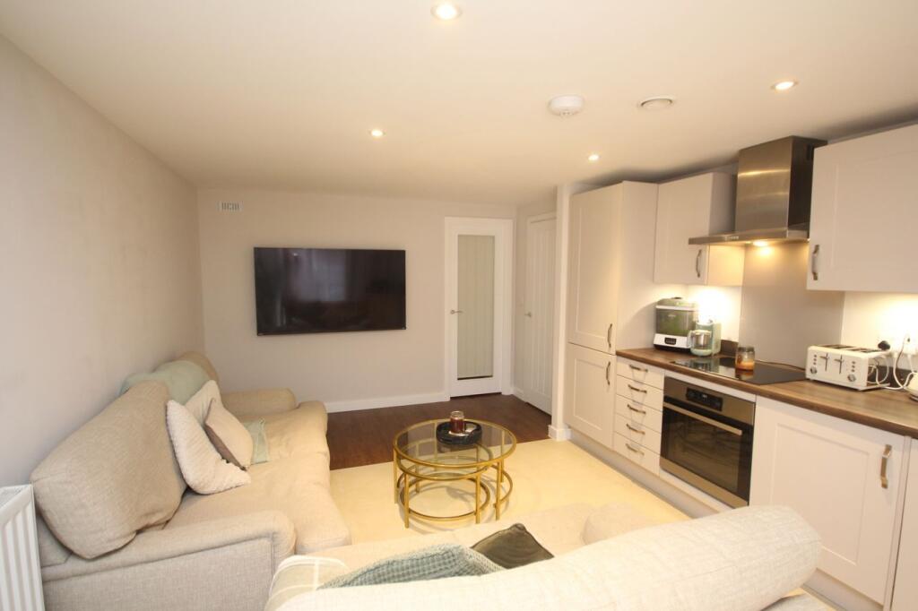 Apartment in Letchworth, Hertfordshire - View 5