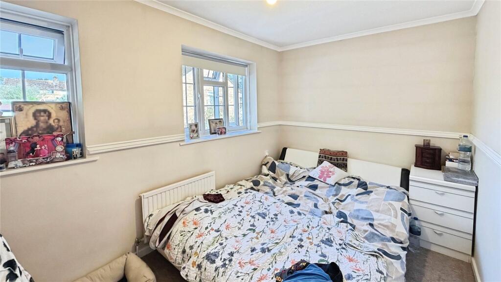 House in Havant, Hampshire - View 5