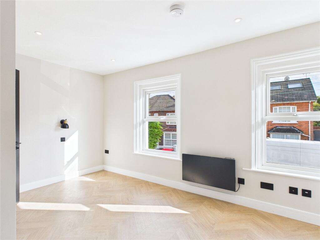 House in Crawley, West Green - View 2