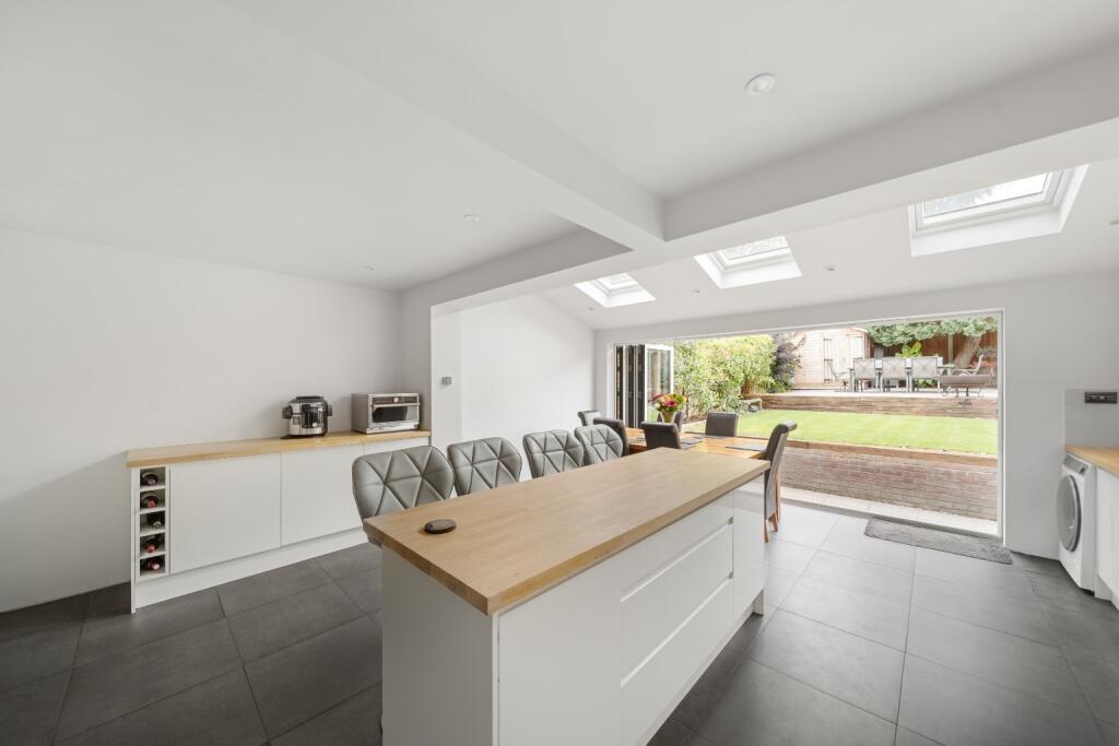 House in London - View 3