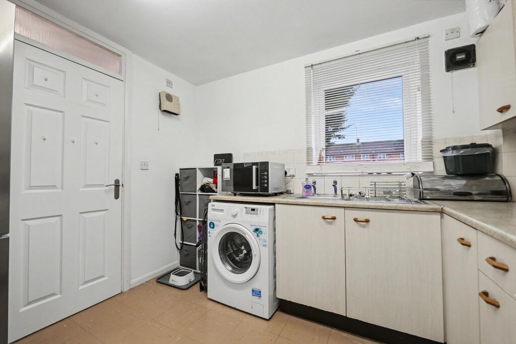 Pear Tree Gardens, Market Harborough, LE16 - View 6
