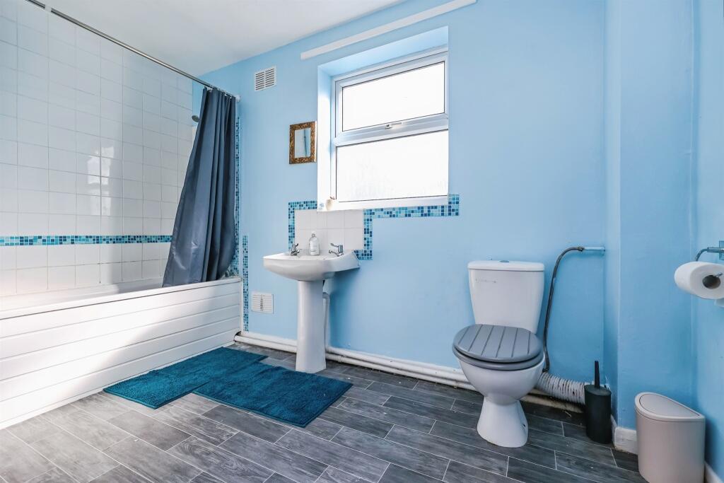 House in Ilkeston - More