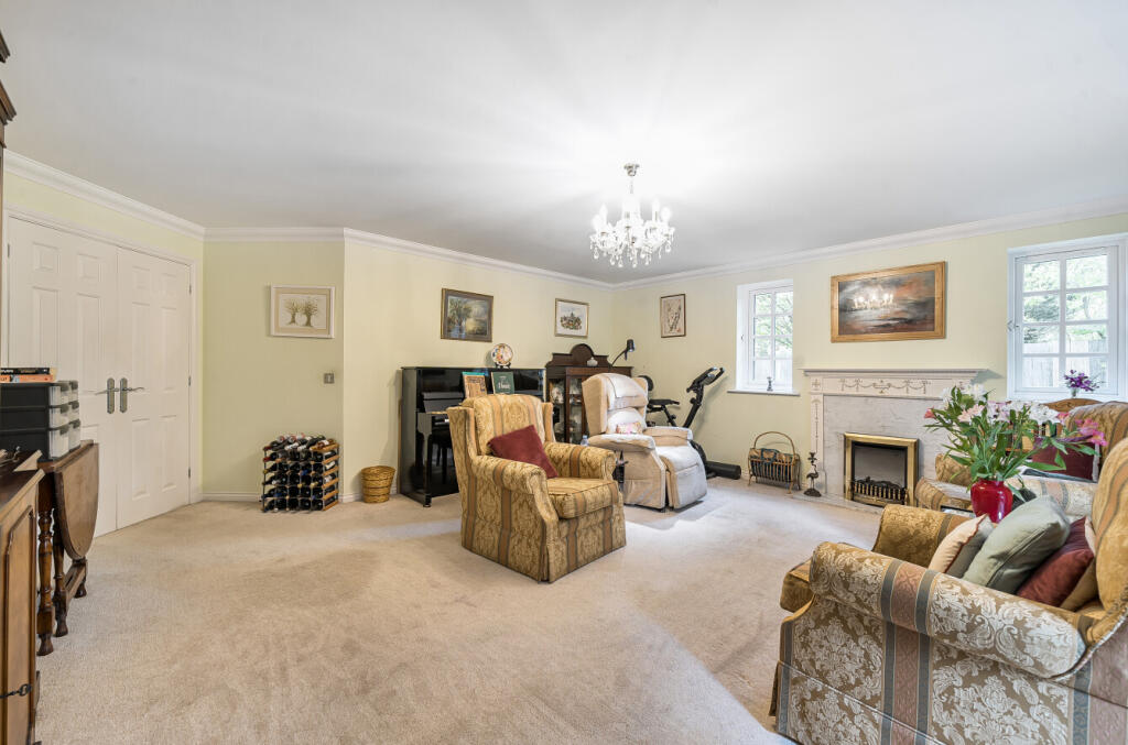 Courtney Place, Terrace Road South, Binfield, Bracknell, RG42 photo 3