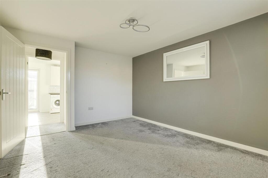 House in Rushcliffe, NG 2, Compton Acres - View 3
