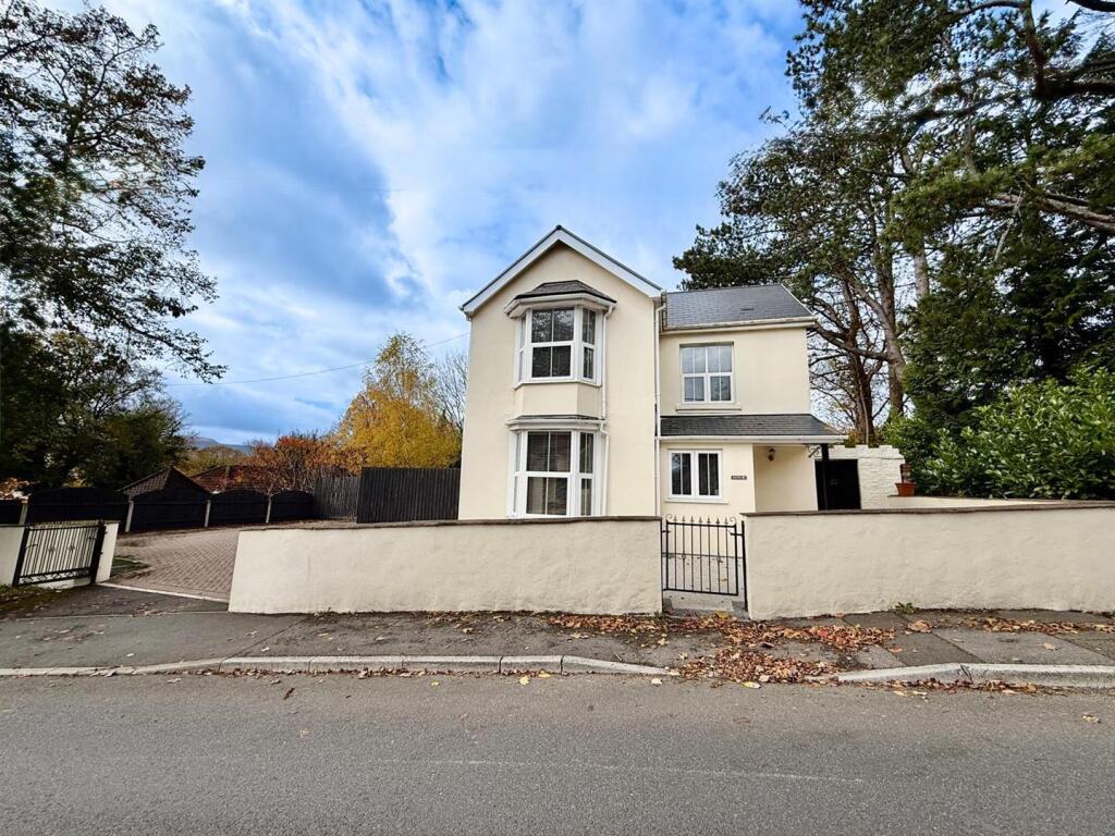 Merthyr Road, Llwydcoed, Aberdare photo 3