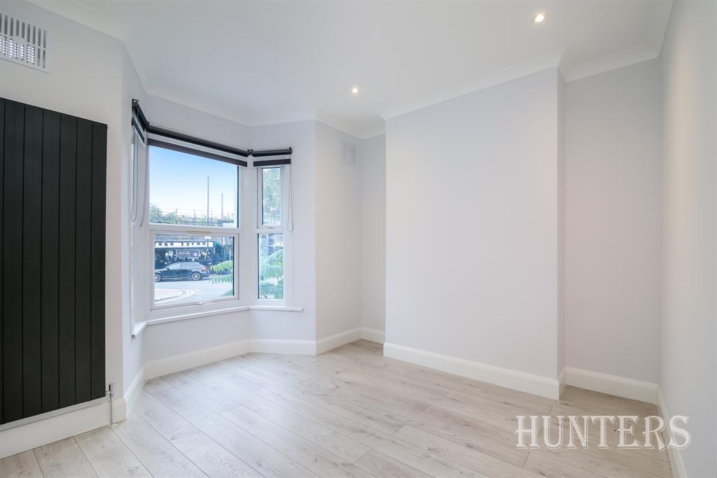 House in London - View 2