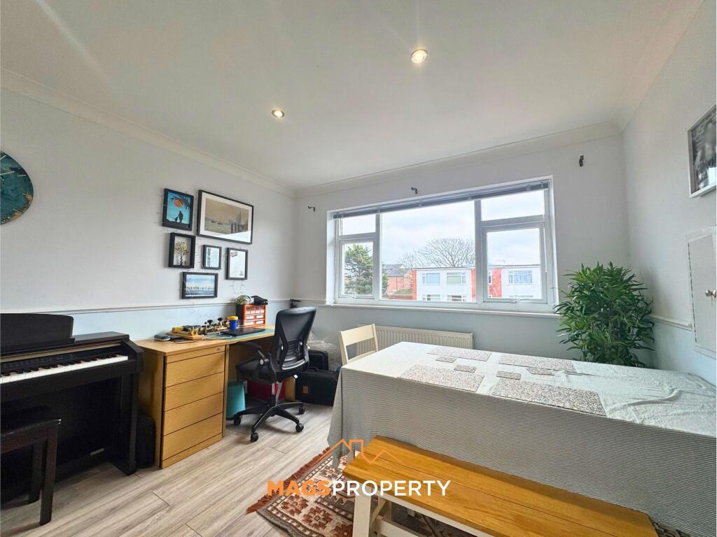 Apartment in Liverpool - More