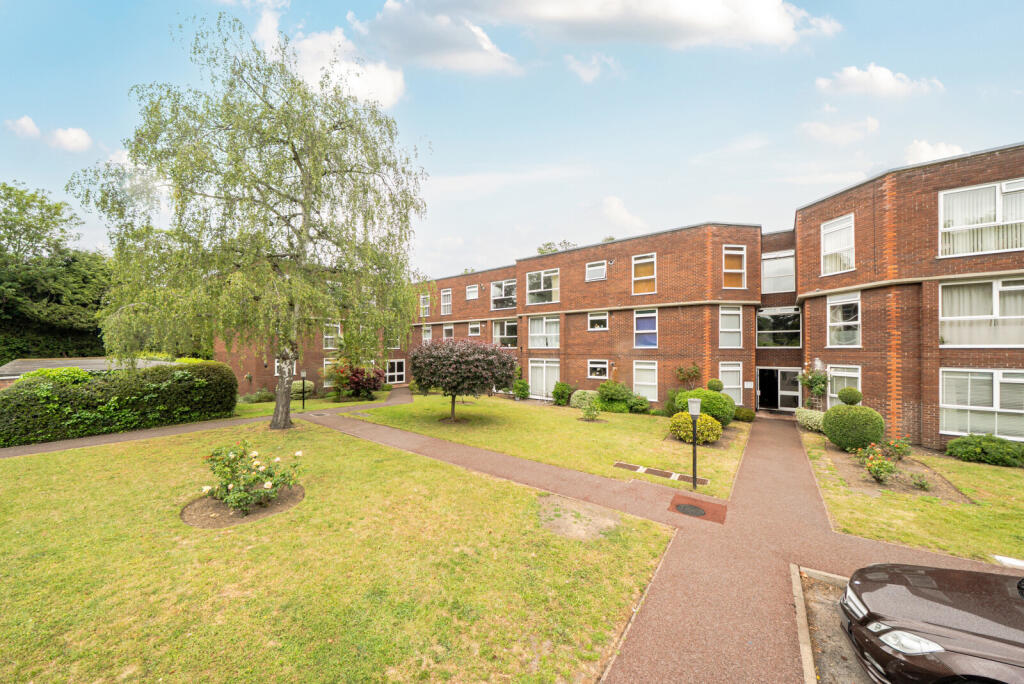 Apartment in Elmbridge, Weybridge