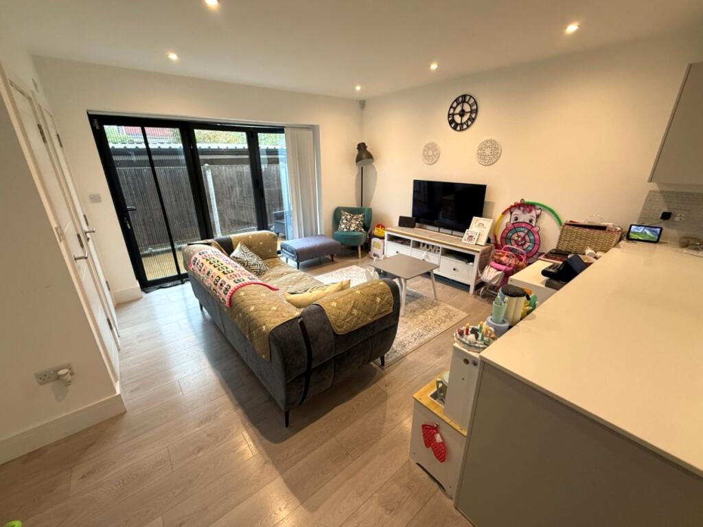 House in Southall - View 5