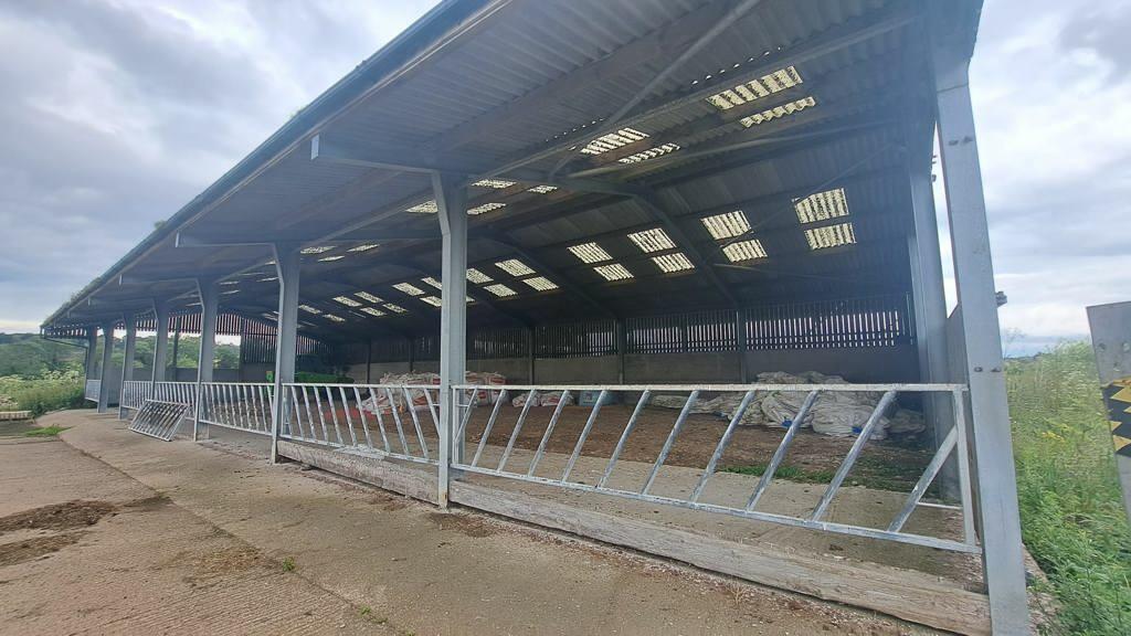 Main image of property: Unit 2 near Newport Pagnell, Buckinghamshire, MK16