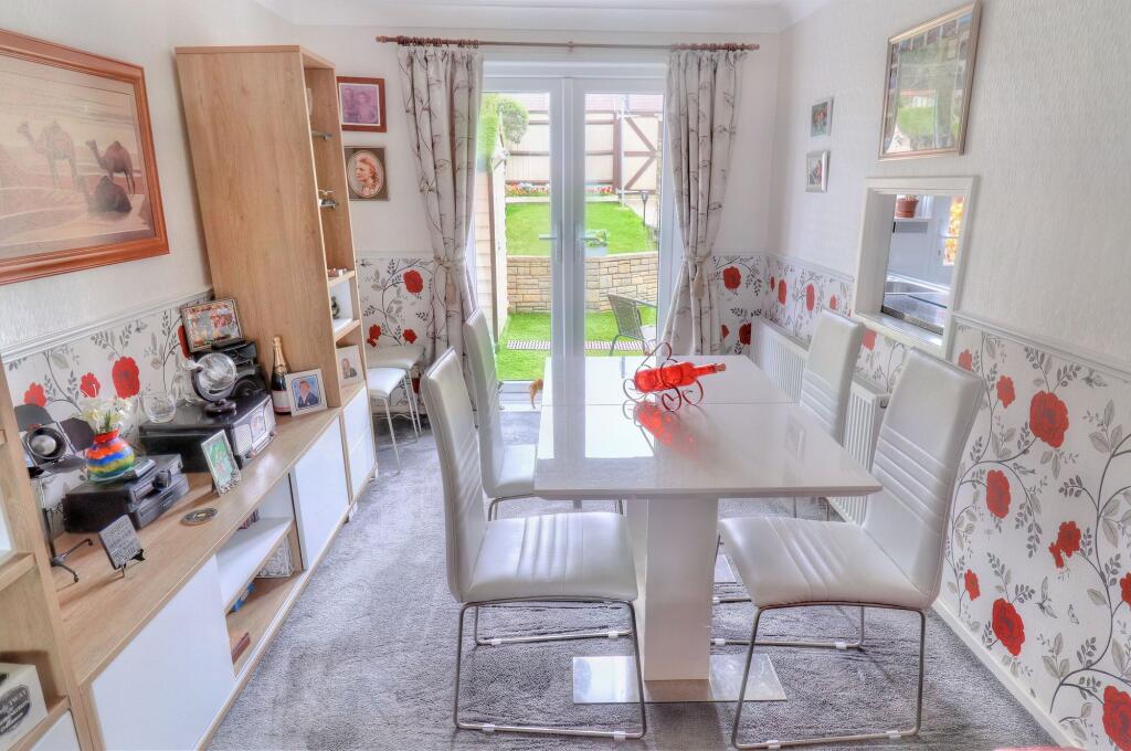 Cater Road, Lane End, HP14 photo 3