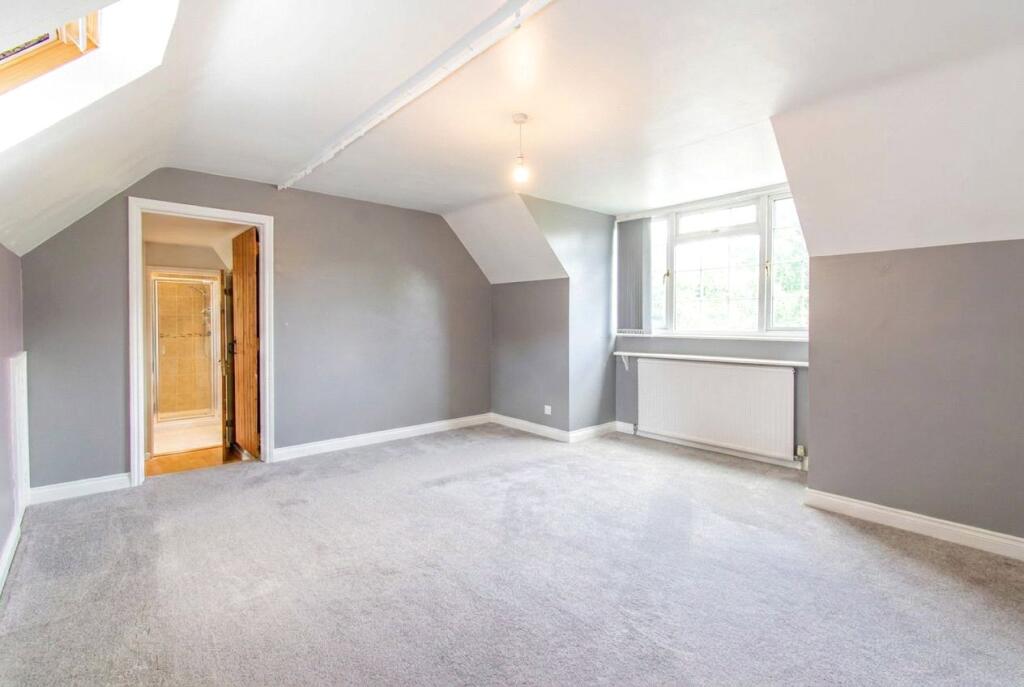 House in Lambourn, Eastbury - More