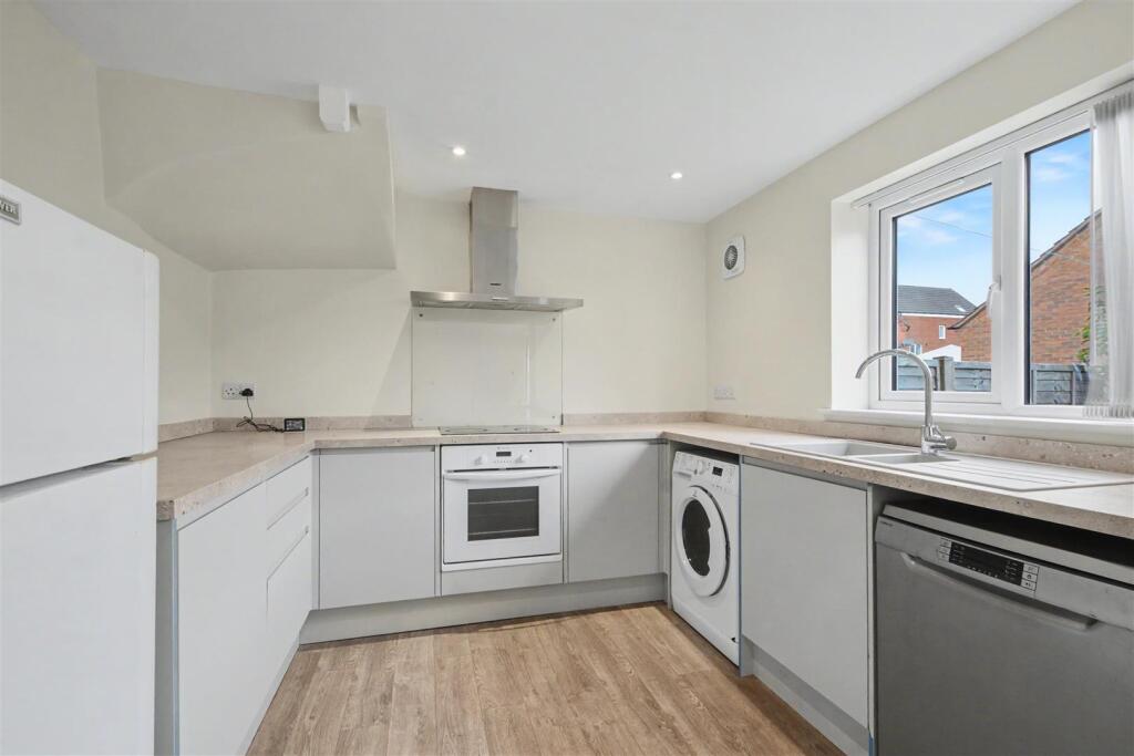 House in Nottingham, Chilwell - View 3