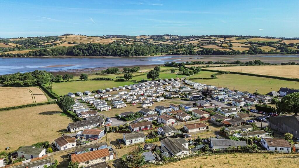 Main image of property: 3 Meadow View, Bishopsteignton, TQ14 9PX