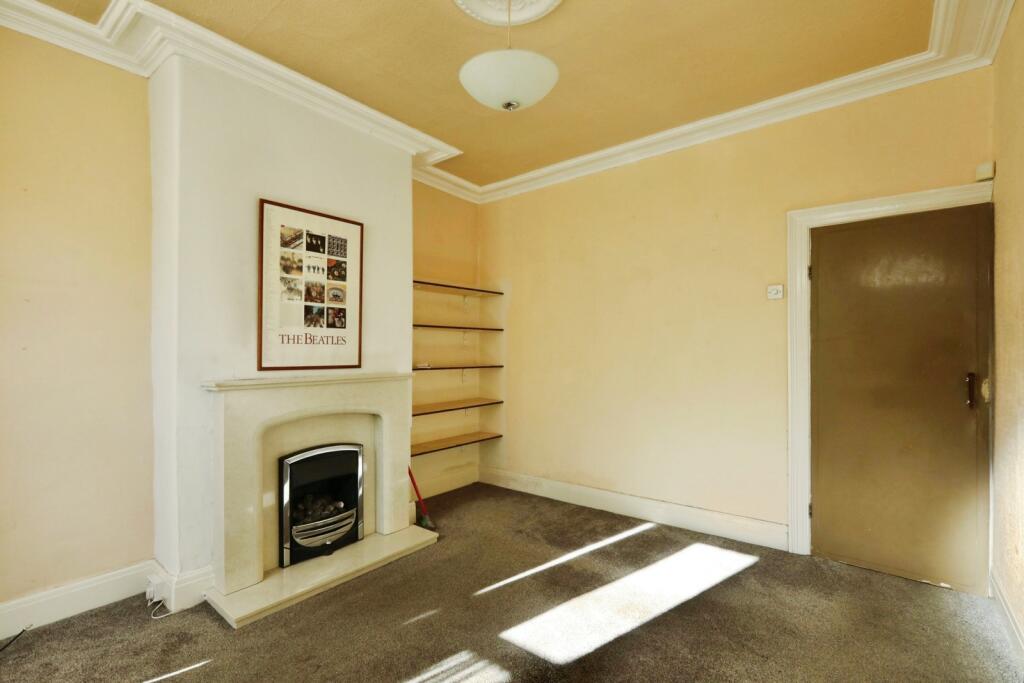House in Sheffield, Little Sheffield, Highfield - More