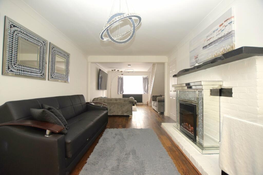 Lorraine Close, Billericay, CM11 photo 2