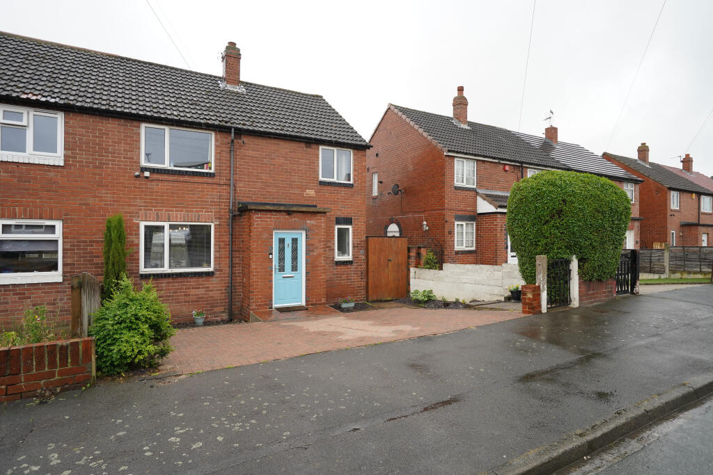 3-bed semi-detached on Manor Road, Rothwell, Leeds, £220,000