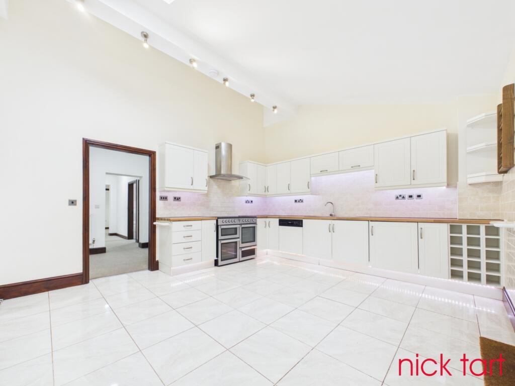 House in South Staffordshire, Codsall - View 5
