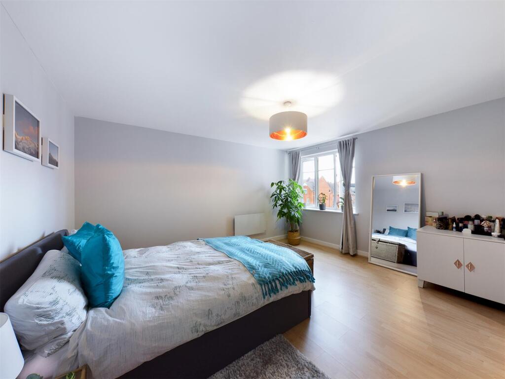 Apartment in Stevenage - More