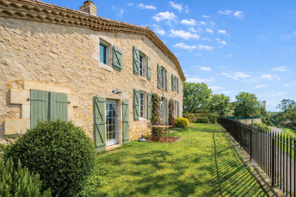 Main image of property: 82500 beaumont-de-lomagne