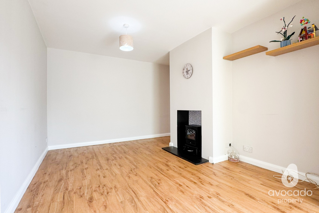 Longcroft Road, Thatcham - View 4