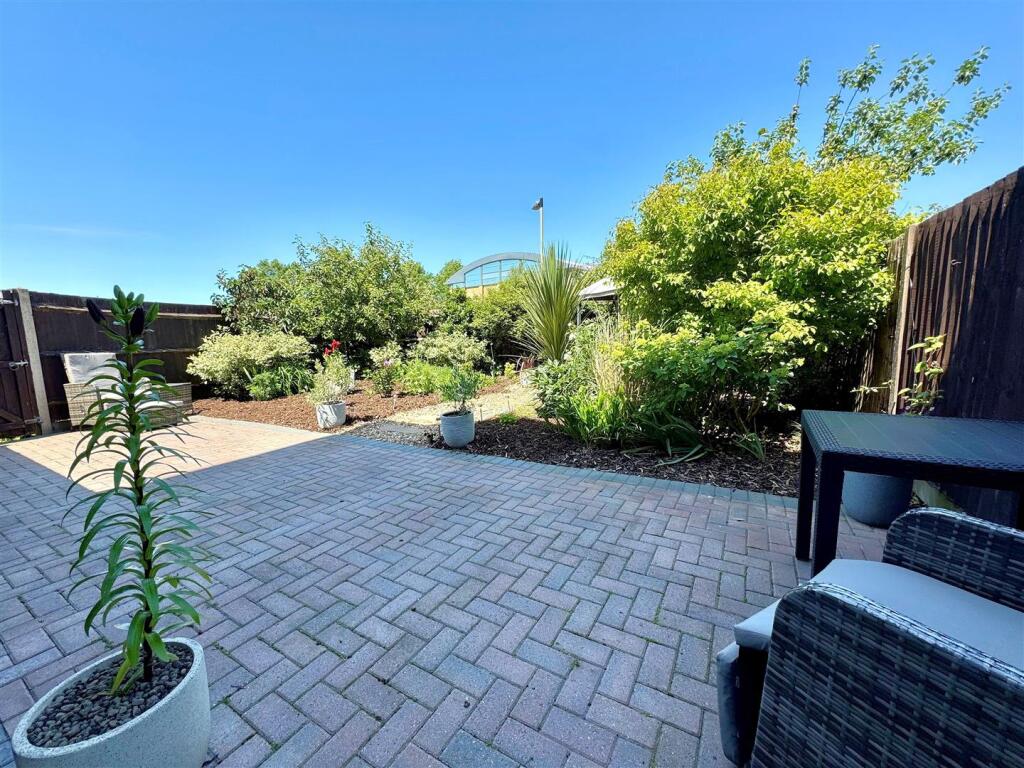House in Fareham, Whiteley - View 2