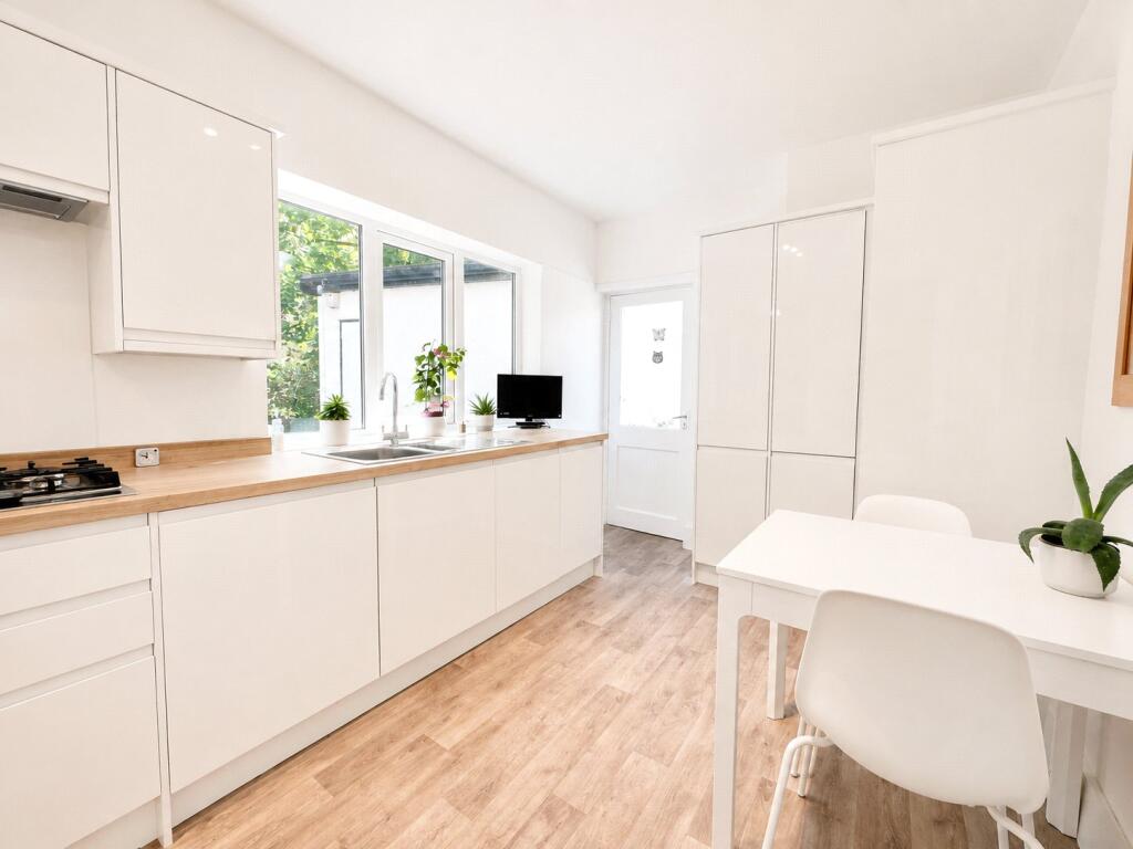 House in Wirral, Liverpool City Region - View 4