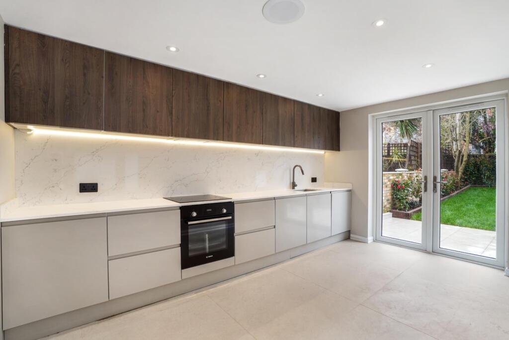 House in London - View 2